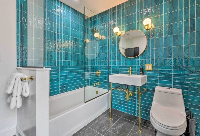 Oak Park Home W/ Fire Pit   5 Mi To Garfield Park!