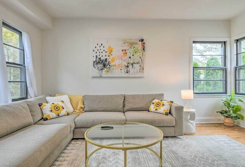 Oak Park Home W/ Fire Pit   5 Mi To Garfield Park!