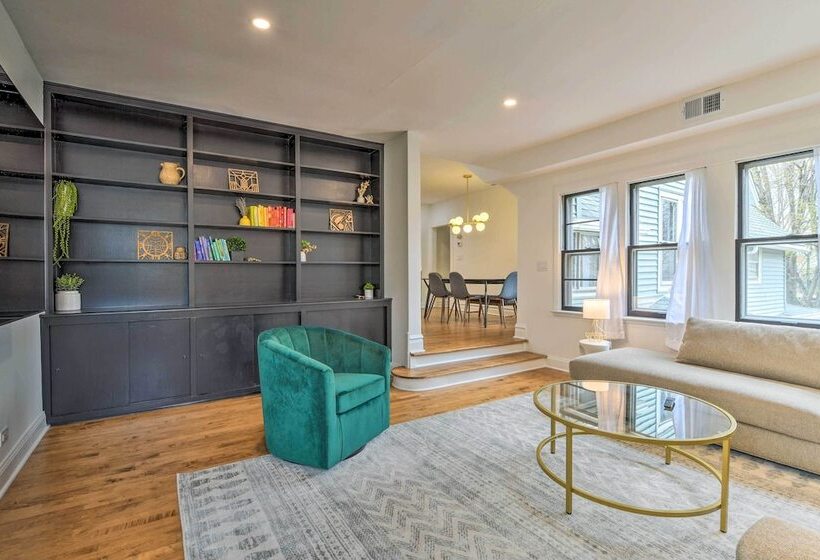 Oak Park Home W/ Fire Pit   5 Mi To Garfield Park!