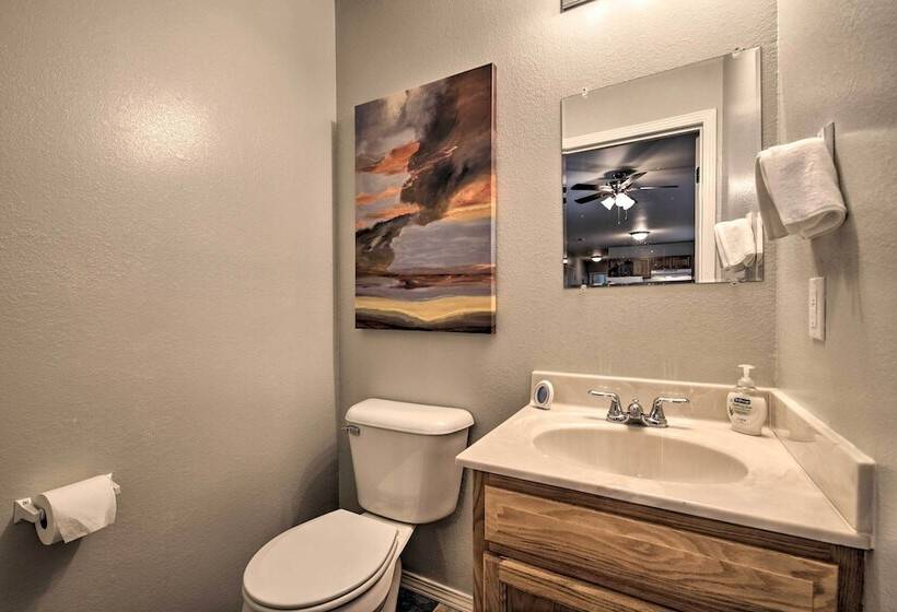 Comfy West Plains Home < 1 Mi To Main Street!