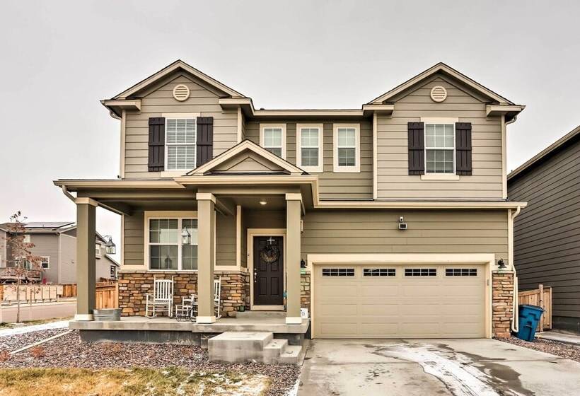 8 Mi To Barr Lake: Cozy Commerce City Home!