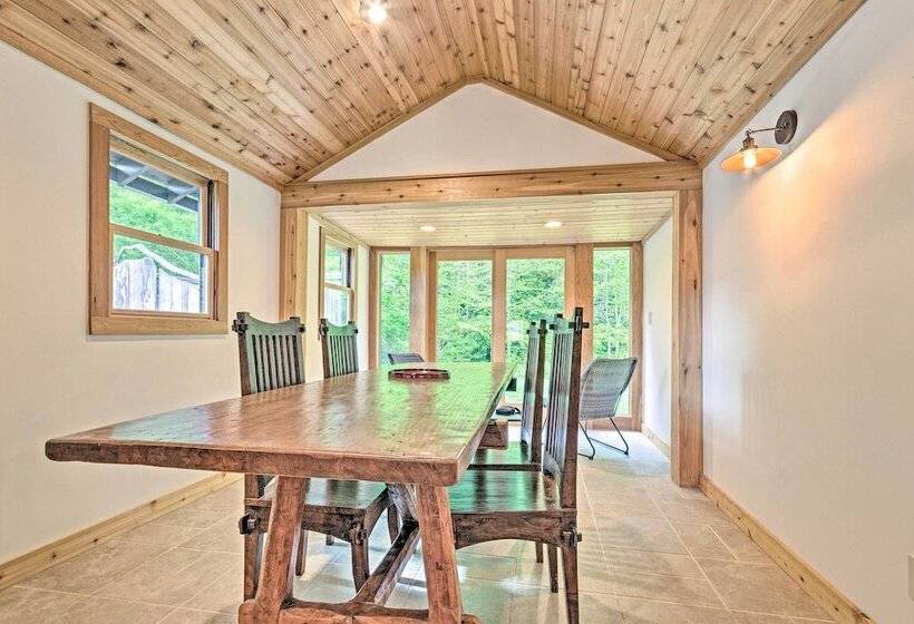 Custom Creekside Cabin In Blue Ridge Mountains