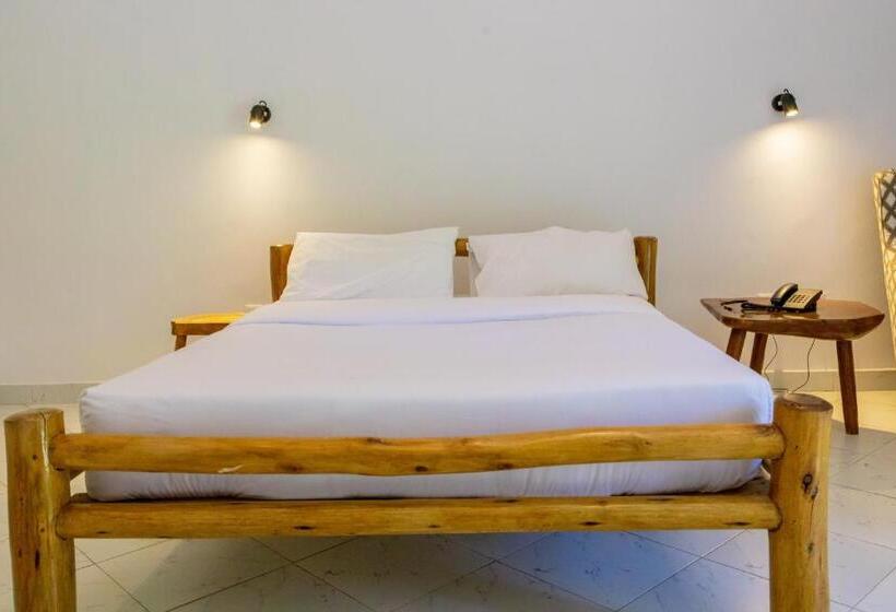 هتل Sundiata Beach Resort