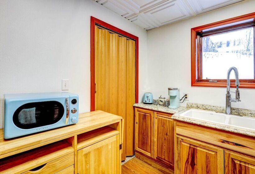 Ideally Located Fairbanks Vacation Rental!