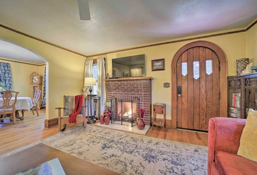 Lovely Waynesville Home W/ Yard: Pet Friendly
