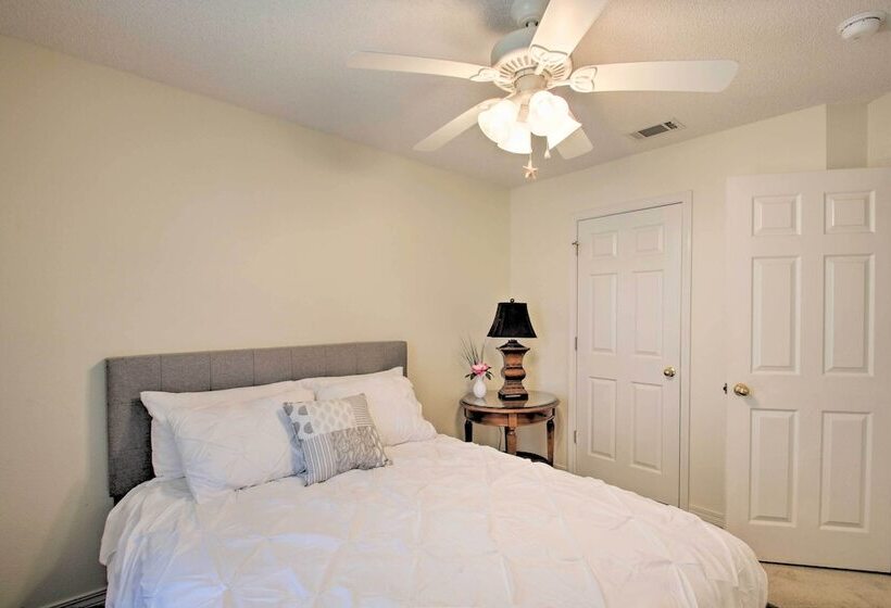 Modern Gulf Breeze Retreat ~ 4 Mi To Beaches!