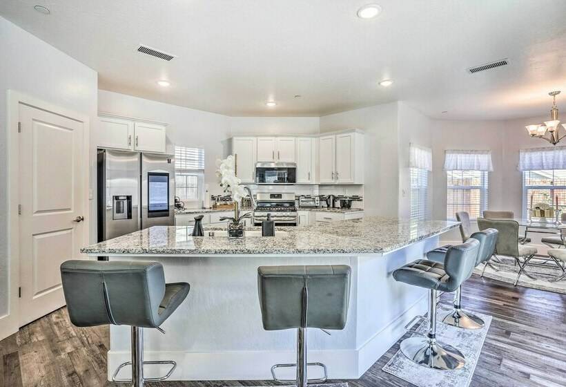Fresno Home W/ Grill   9 Mi To Downtown