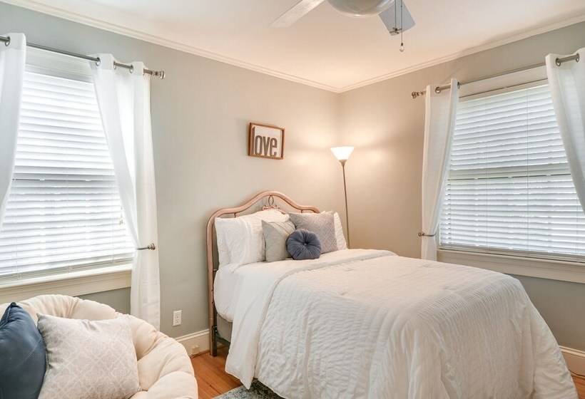 Quaint Goldsboro Home W/ Screened In Porch!