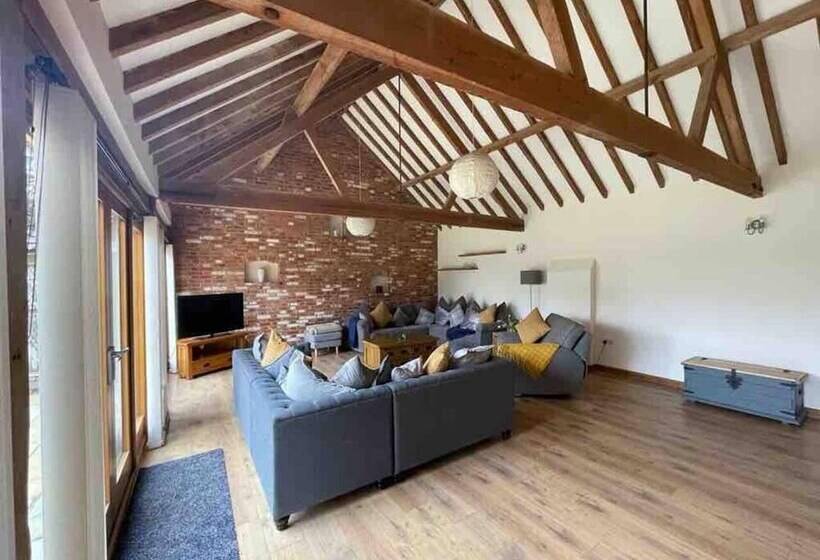 레지던스 Charming Norfolk Barn Conversion In Barnham Broom