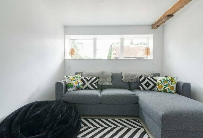 Резиденция Simple Coastal Luxury Near Southwold Sleeps 10