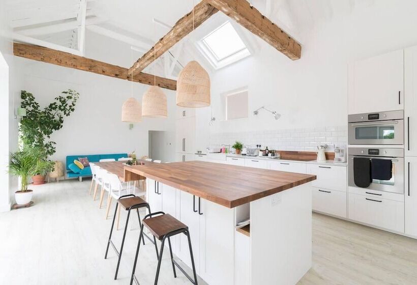 Резиденция Simple Coastal Luxury Near Southwold Sleeps 10