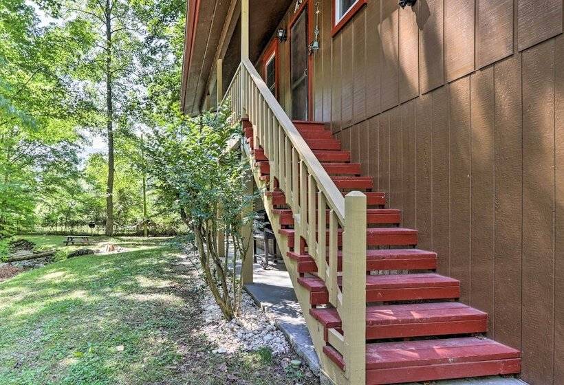 Serene Pigeon Forge Hideaway W/ Game Room!