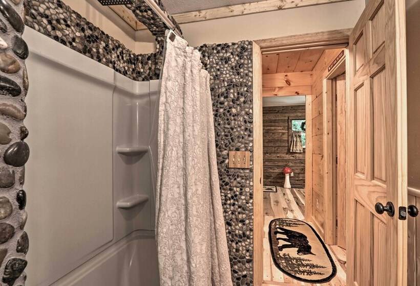 Serene Pigeon Forge Hideaway W/ Game Room!