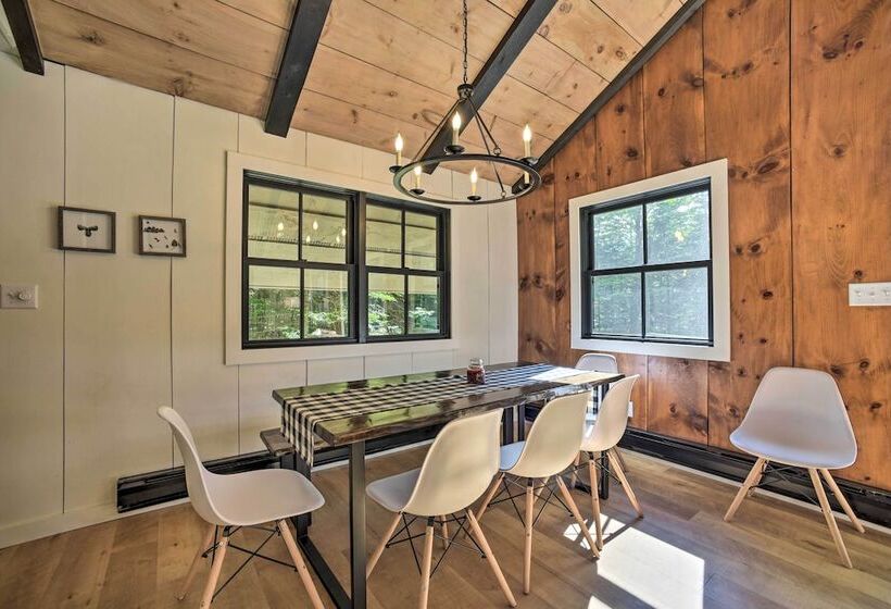 Sleek Cabin W/ Deck, 8 Miles To Mount Snow & Hikes