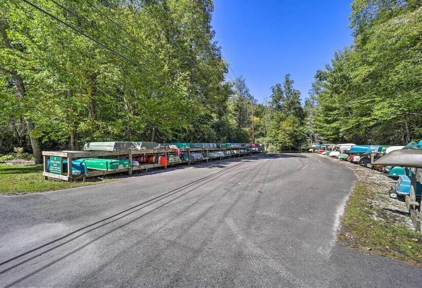 9 Mi To Sugar Mountain: Newland Cabin W/ Fire Pit!