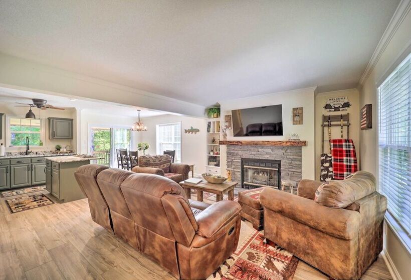 9 Mi To Sugar Mountain: Newland Cabin W/ Fire Pit!