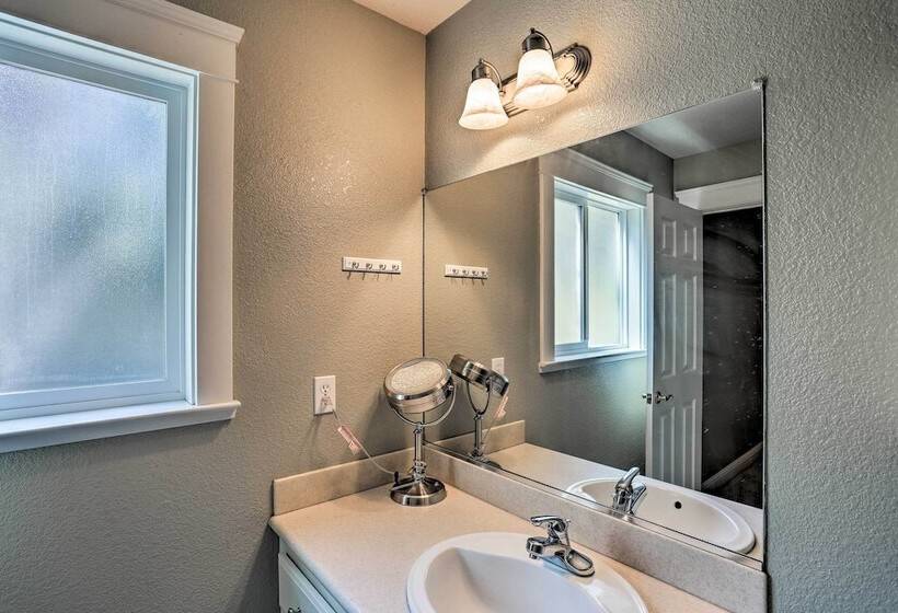 Spacious Downtown Chico Home ~ Half Mile To Csu!