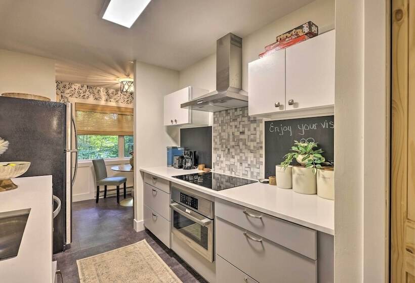 Spacious Tobyhanna Getaway: Echo Lake Access!