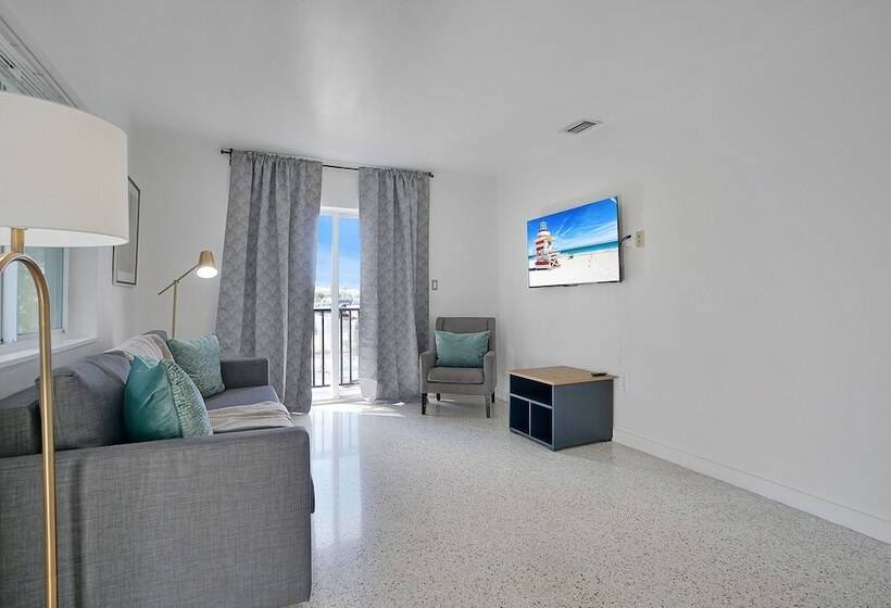 Elegant Wynwood Flats