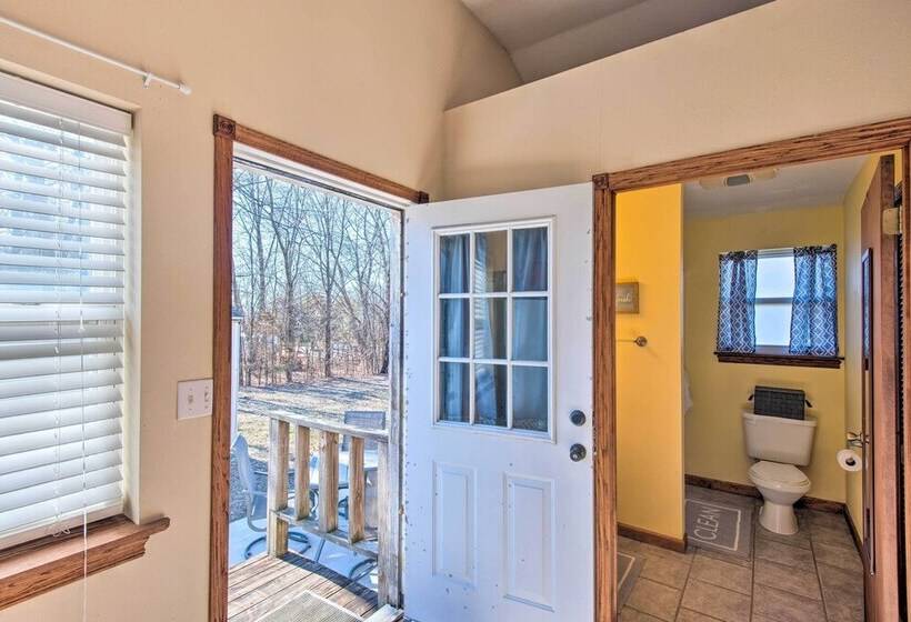 The Brewer Guesthouse Tiny Home W/ Patio & Yard!