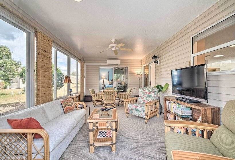 Home In The Villages W/ Lanai & Private Hot Tub!