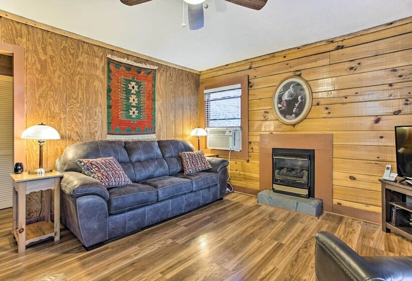 Turkey Creek Cove Clyde Cabin W/ Mtn Views!