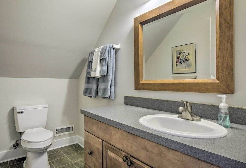 Warm + Peaceful Home W/ Fire Pit On Haw River