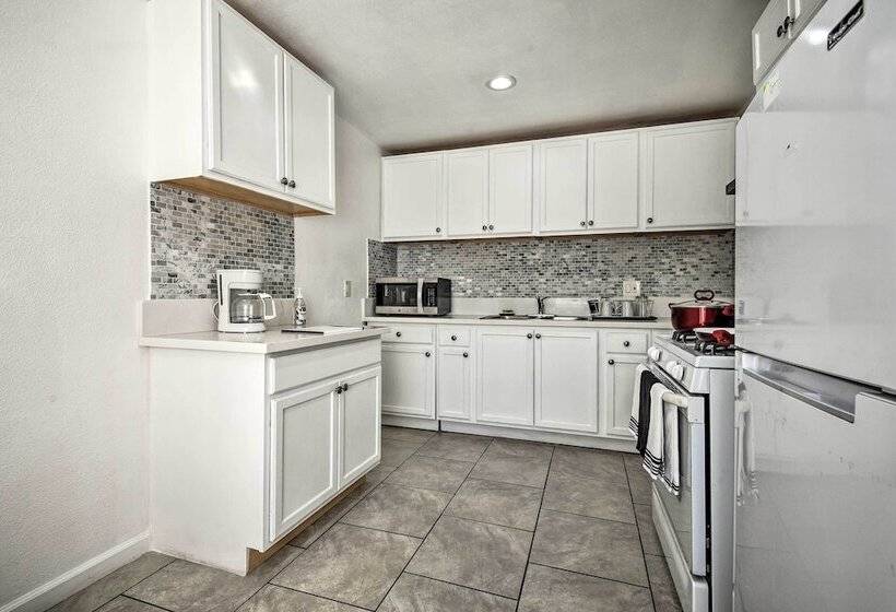 Whittier Duplex Unit Near Beaches & Hiking!