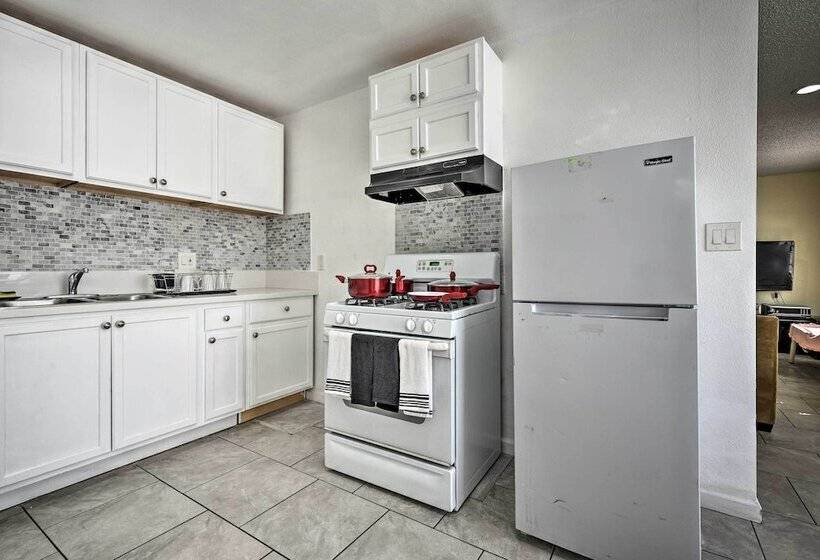 Whittier Duplex Unit Near Beaches & Hiking!