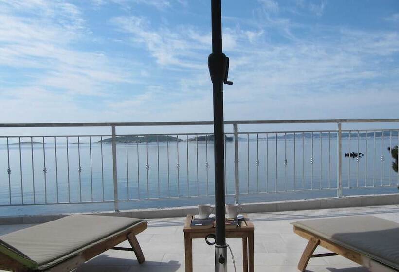 Beach House Nono