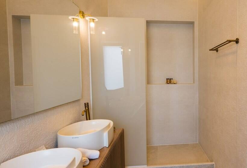 تختخواب و صبحانه La Madeleine