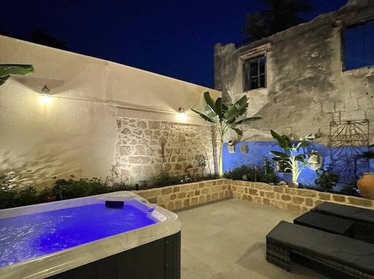 تختخواب و صبحانه Midgard Suites   Medieval Town