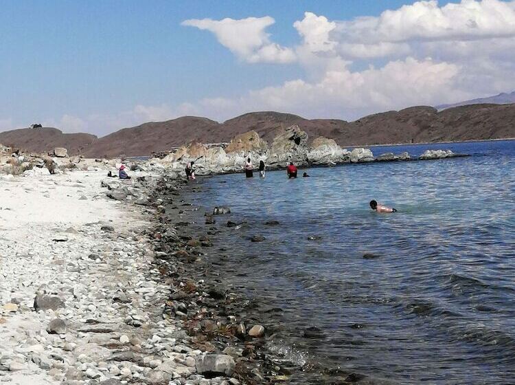 مسافرخانه Puerto Alegre Copacabana