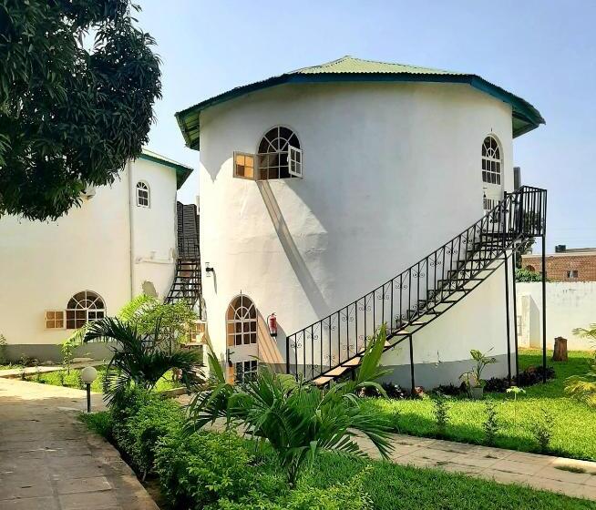 هتل Afro Garden