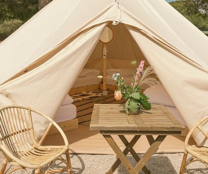 هتل Camping El Garrofer