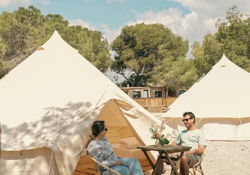 هتل Camping El Garrofer
