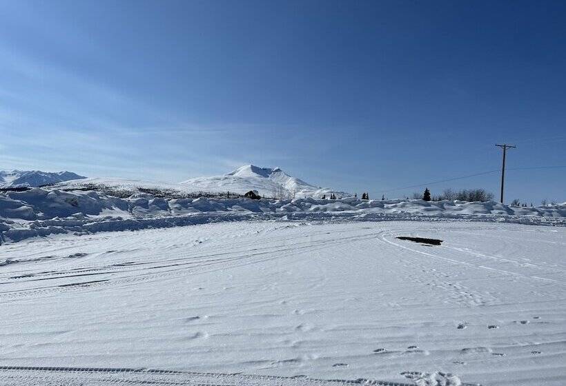 בית מלון כפרי Gunsight Mountain Lodge