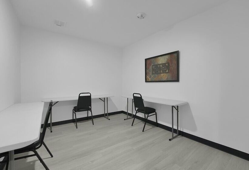 호텔 Holmes Suites Inn Columbus Pataskala   I 70 East