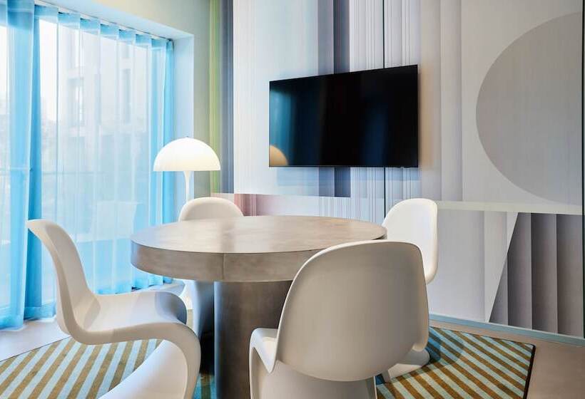 هتل Kirk Suites