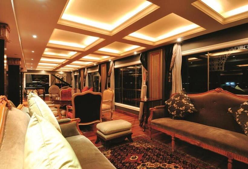 هتل Movenpick Ss Misr. Monday Friday