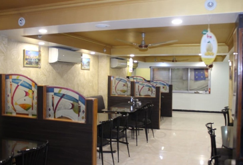 Отель Niraj International
