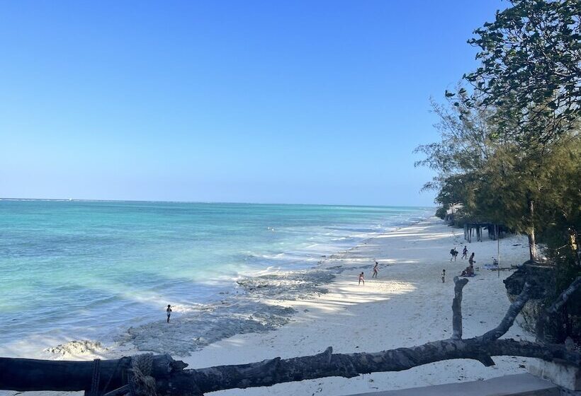 בית מלון כפרי Sazani Beach Lodge