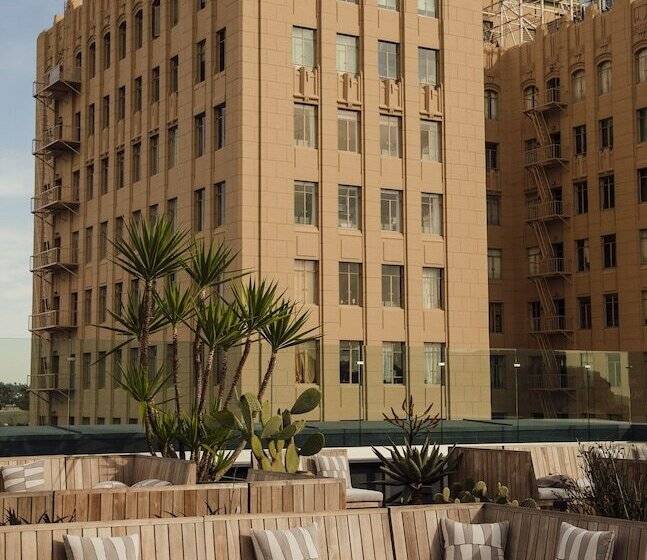 هتل The Aster