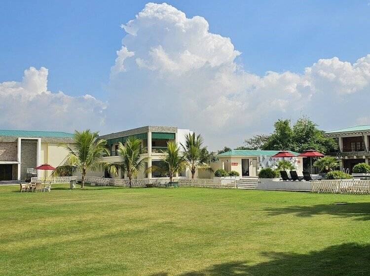 בית מלון כפרי The Creek Boutique Resort & Spa