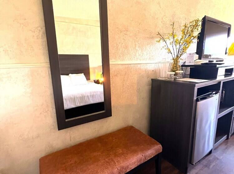 Mountain Harbor King Guest Room On Lake Ouachita By Redawning