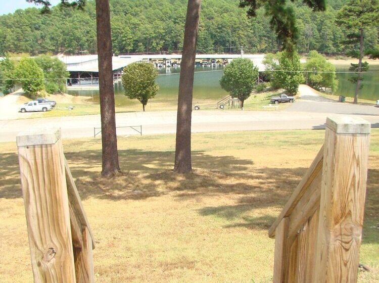 Mountain Harbor Queen Guest Room On Lake Ouachita By Redawning