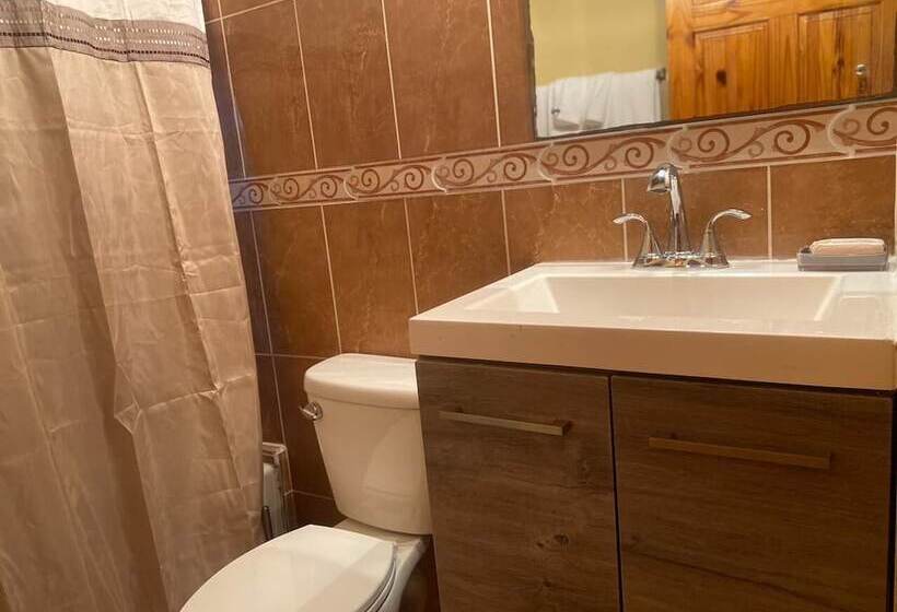 پانسیون Blissett Apts Your Home Away From Home