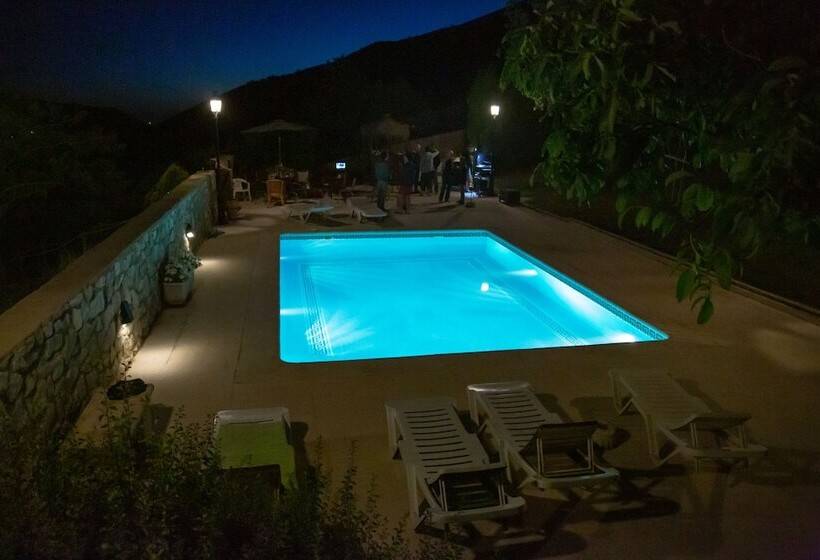 פנסיון Casa Rural Alba Montis