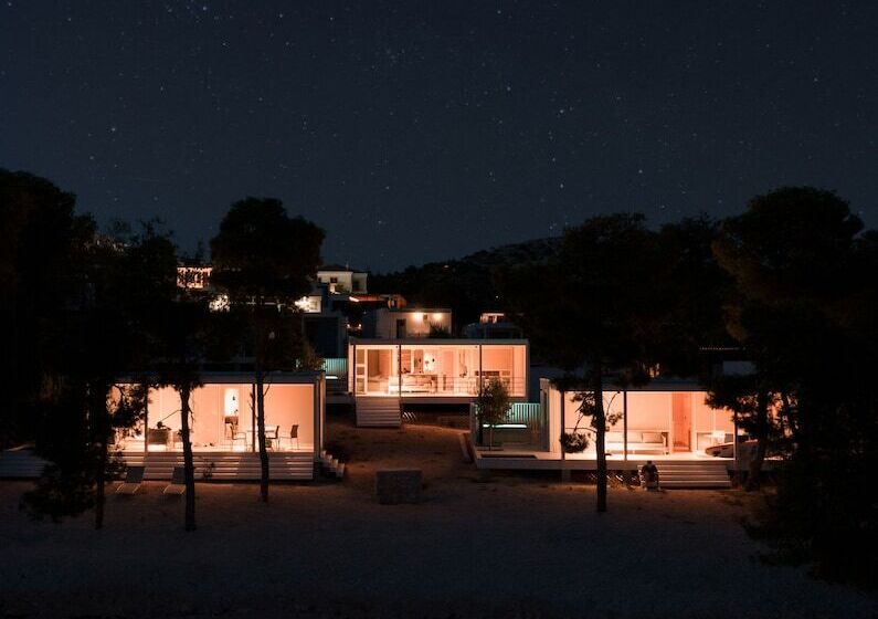 پانسیون Oi Concept Village Buqez & Vita