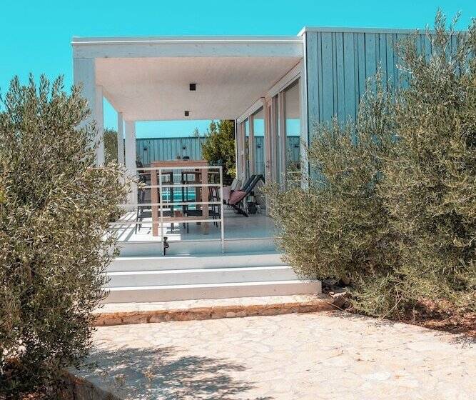 پانسیون Oi Concept Village Buqez & Vita